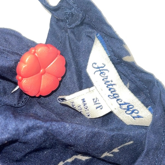 Vintage Blue floral top - Picture 3 of 3